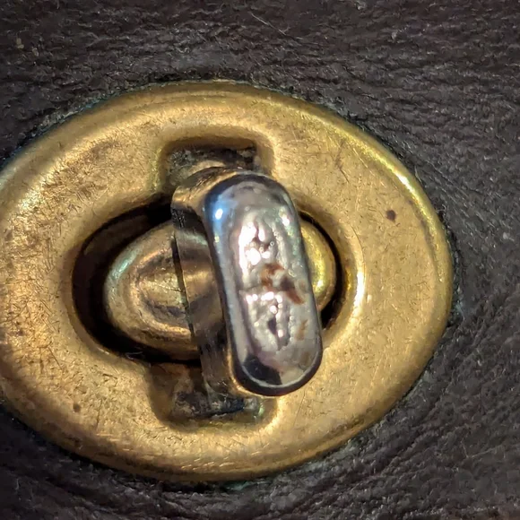 Coach Vintage Leather Clutch Rare Turnlock Goldtone Clasp 1980's - Picture 9 of 11